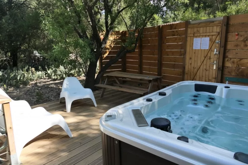 Piscine et jacuzzi 