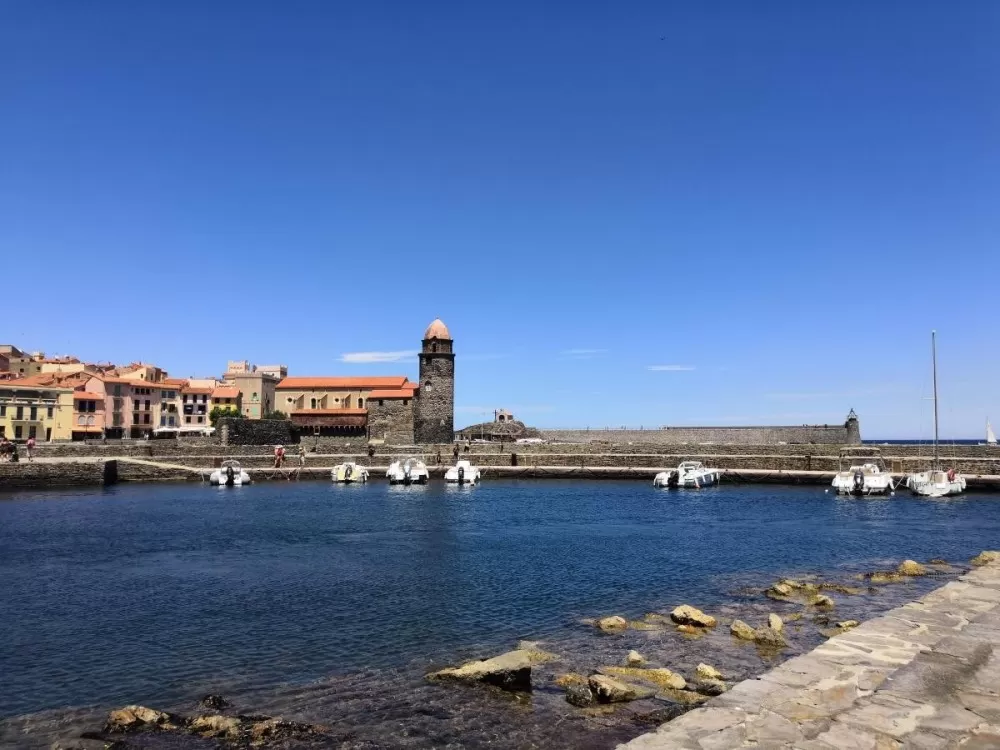 Le quartier de Mouré, la plage et la jetée