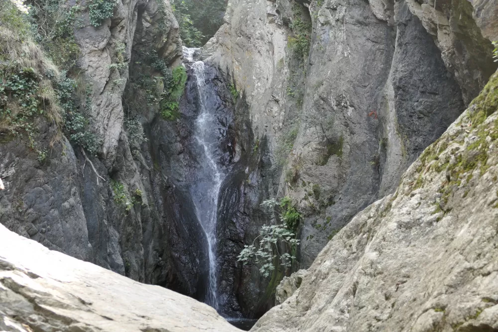 cascade céret gorges pyrénées