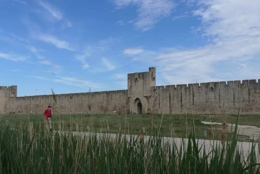 remparts visites Gard Occitanie ville médiévale