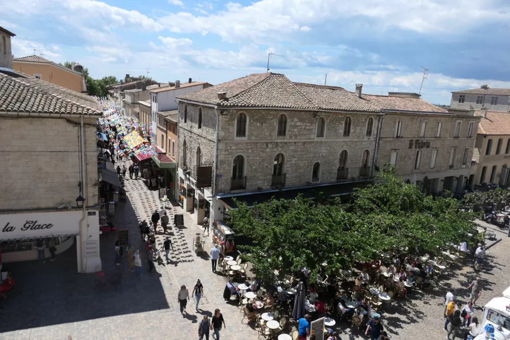 remparts déjeuner restaurant aigues-mortes gard occitanie roi église ruelles