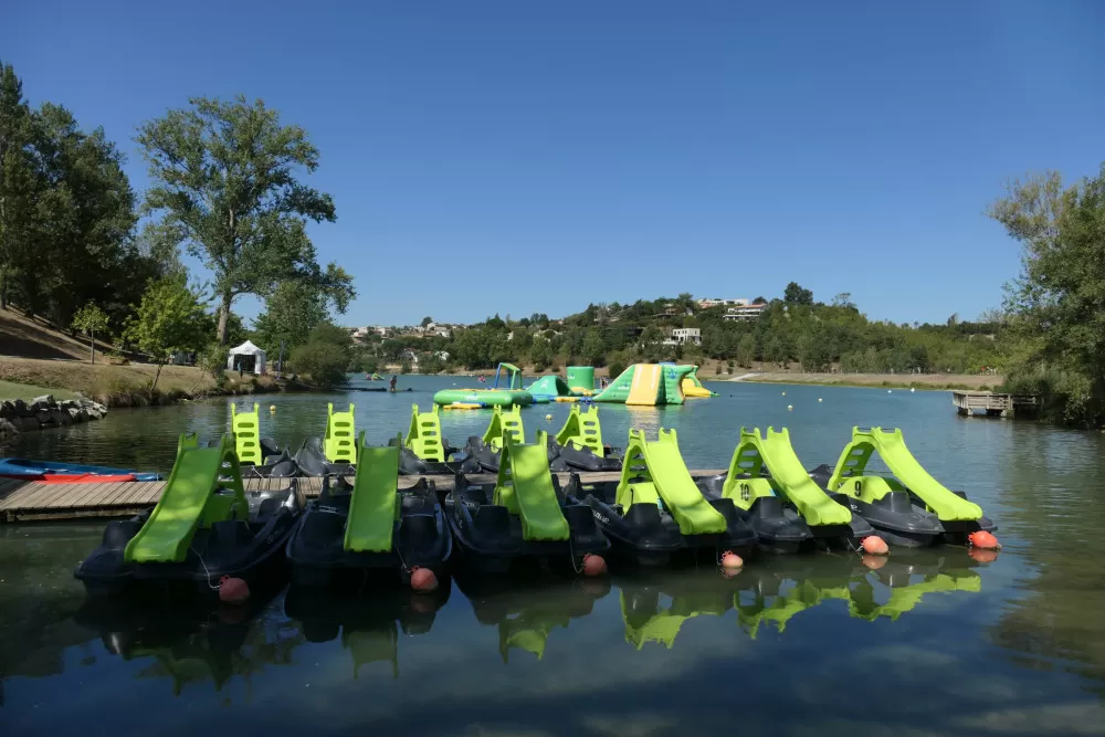 Pédalos paddle canoë lac thesauque embarcations nautiques