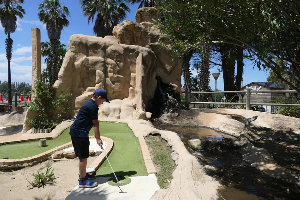 cascade décor mini golf Argelès sur mer