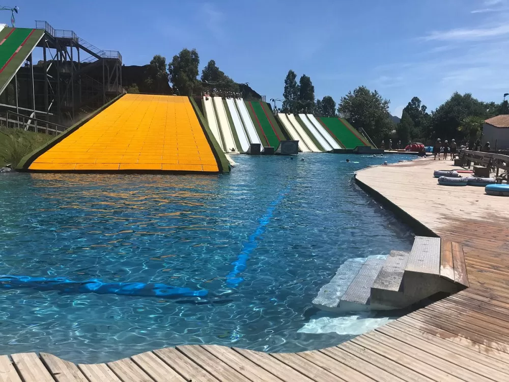 bouée planche glissade argelès sur mer waterparc parc aquatique Pyrénées-Orientales