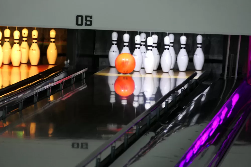 bowling ambiance strike tapas jeux famille amis