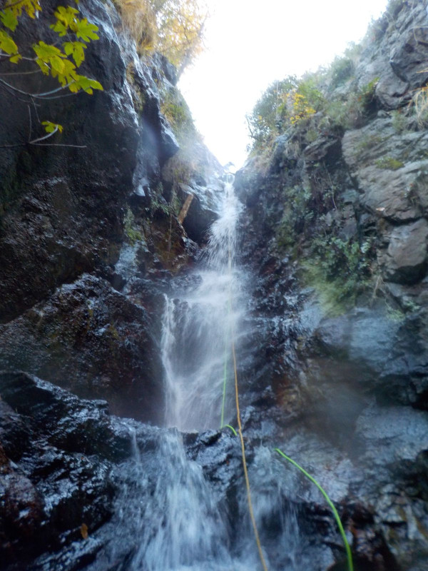 canyoning eau chaude sources lepleindenature carança pyrénées thuès entre valles canyon