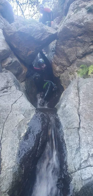 descente rappel canyoning eau chaude toboggan 