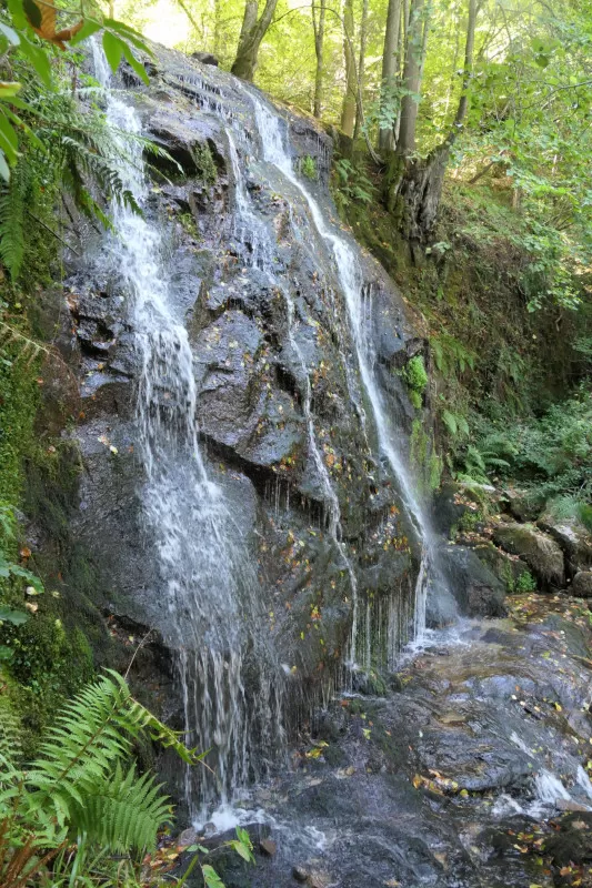 cascade Prayols Ariège Pyrénées Occitanie randonnée