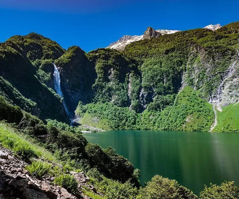 lac d oô montagne pyrénées Haute Garonne cascade randonnée 