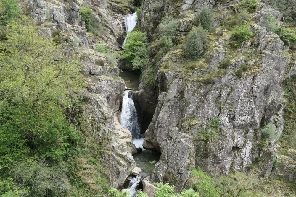 cascade Tarn randonnée Occitanie balade gorges passerelle