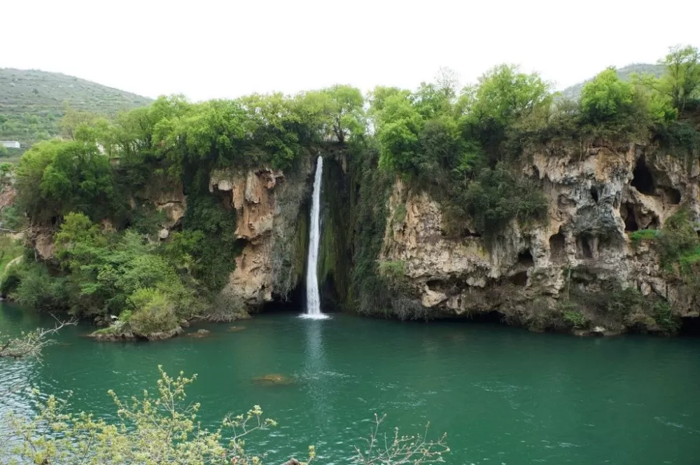 cascade Aveyron randonnée balade Occitanie