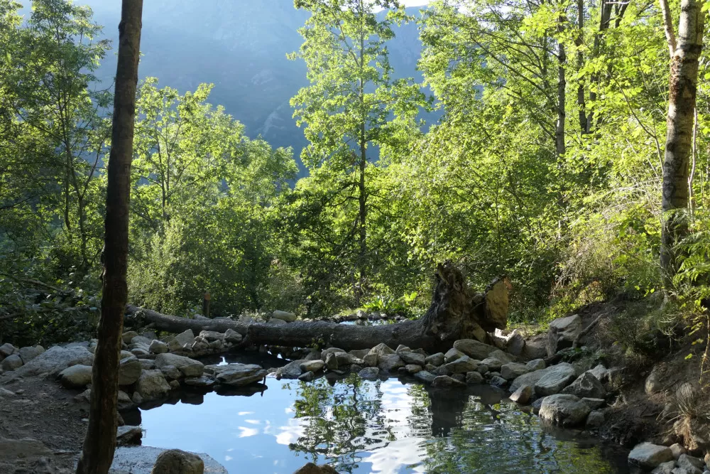 Pyrénées sources chaudes sauvage Ariège mérens les vals