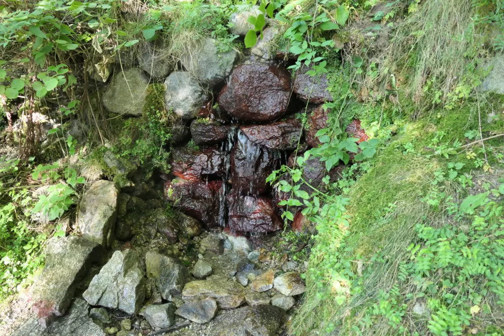 souffre eau chaude bains sauvages mérens les vals