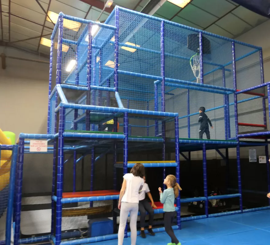 salle de jeux intérieur trampoline toulouse