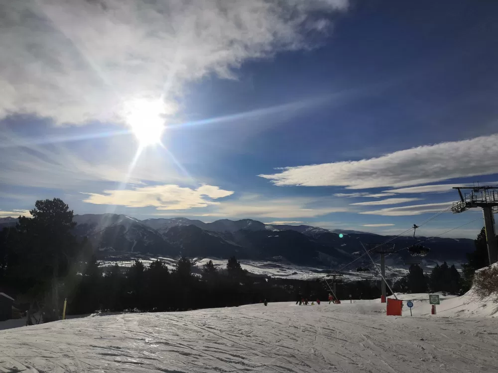 télésiège piste de ski neige