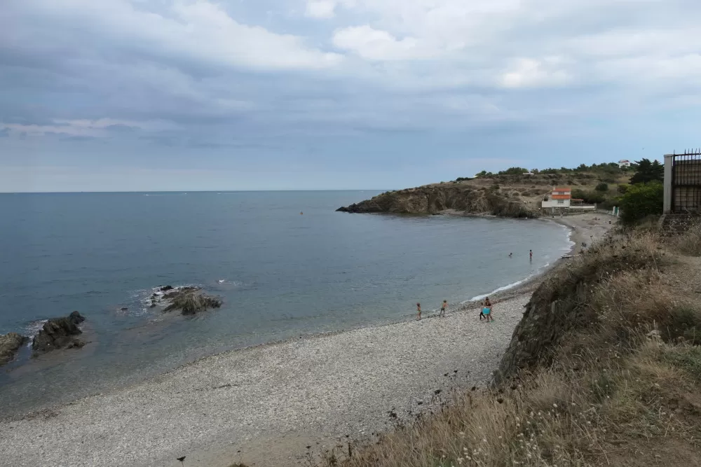 crique baignade randonnée sentier littoral falaise plage côte vermeille